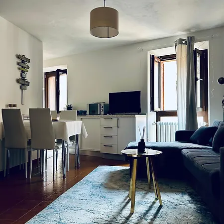 Tua Duplex 아파트 살로